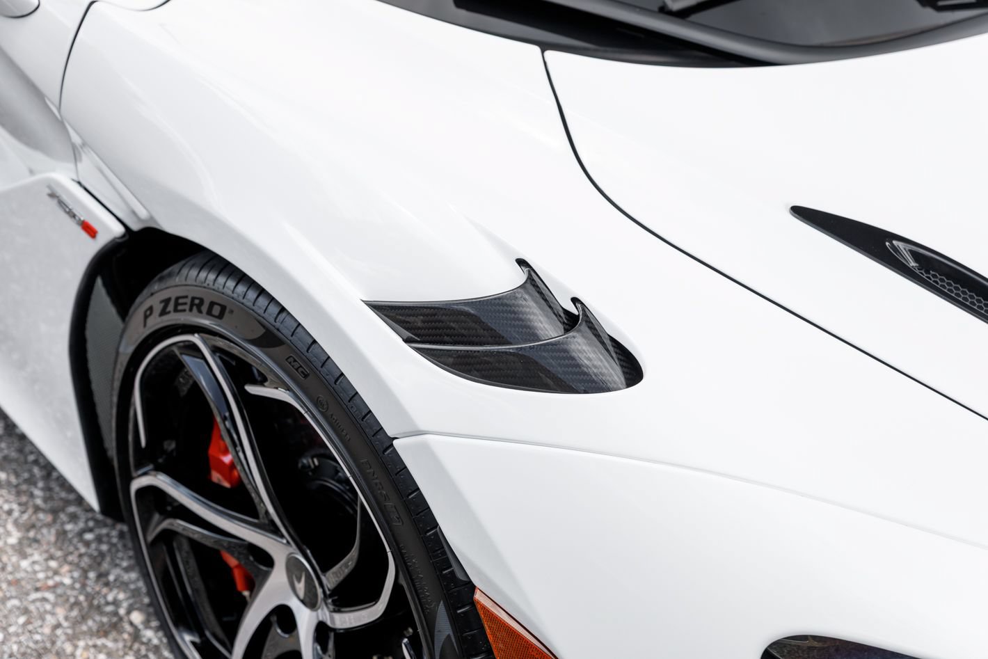 Used 2024 McLaren 750S Spider RWD image 23