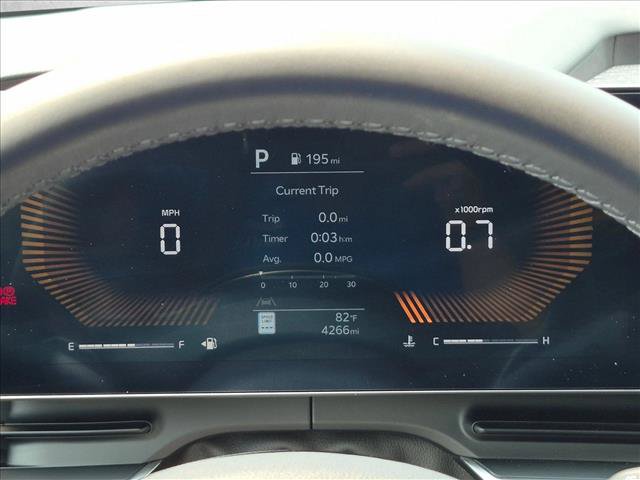 Used 2025 Kia Carnival EX FWD image 11