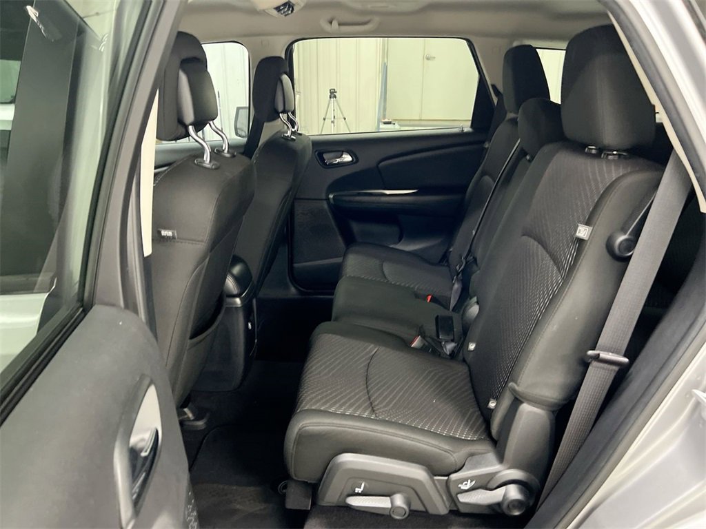 Used 2019 Dodge Journey SE image 22