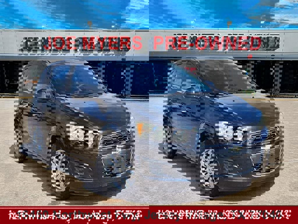 Used 2015 Chevrolet Sonic LT image 1