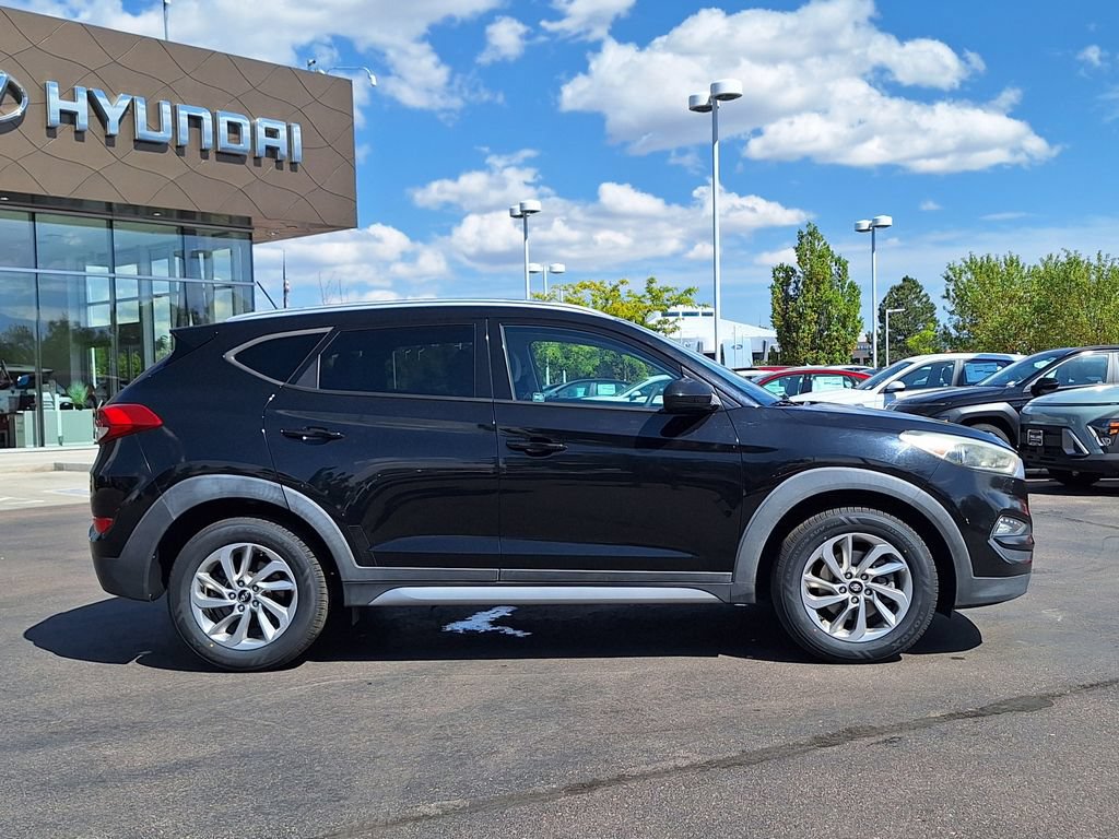 Used 2017 Hyundai Tucson SE w/ SE Popular Package 02 FWD image 2