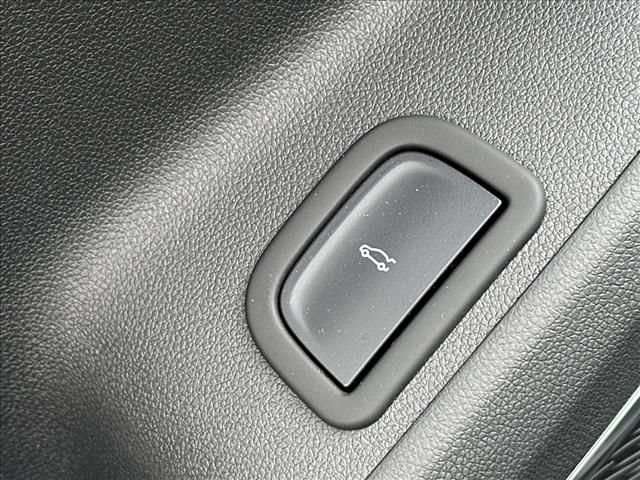 Certified 2026 GMC Acadia Elevation w/ Elevation Premium Package FWD image 22