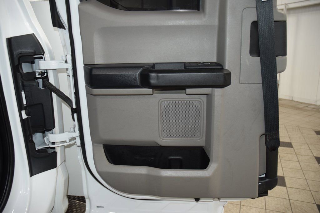 Used 2022 Ford F350 XL w/ Power Equipment Group image 33