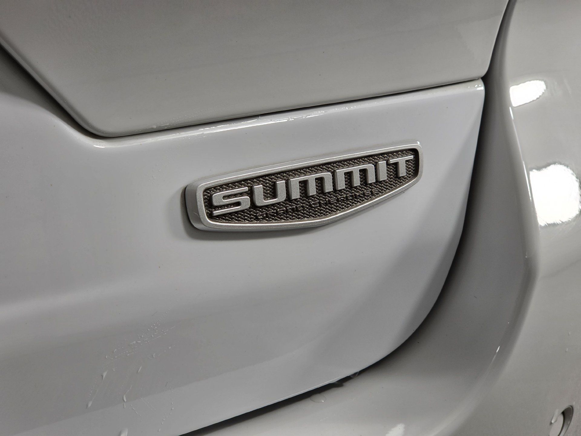 Used 2024 Jeep Grand Cherokee Summit AWD/4WD image 50