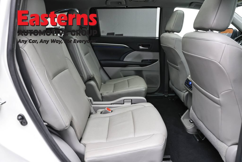 Used 2017 Toyota Highlander Limited Platinum AWD/4WD image 27
