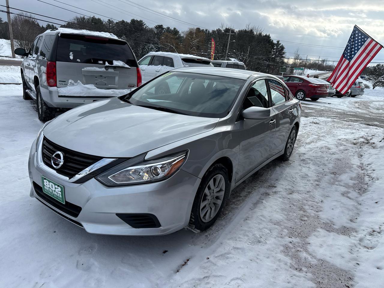 Used 2017 Nissan Altima 2.5 S w/ Power Driver Seat Package FWD image 3