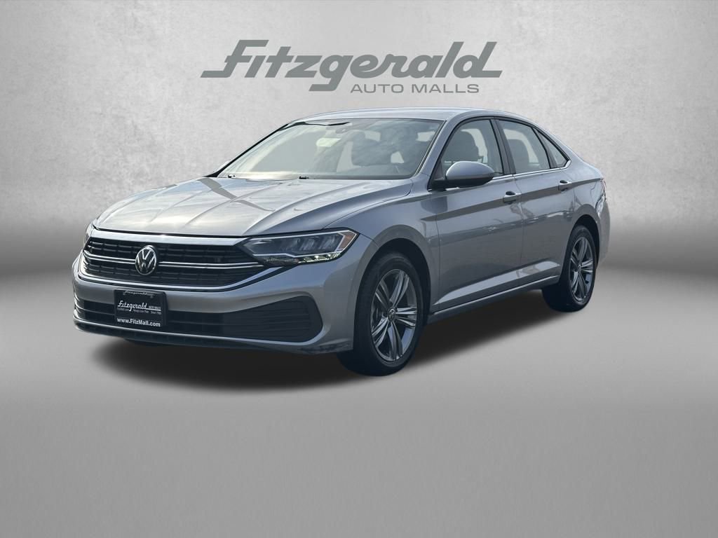 Used 2024 Volkswagen Jetta SE image 2