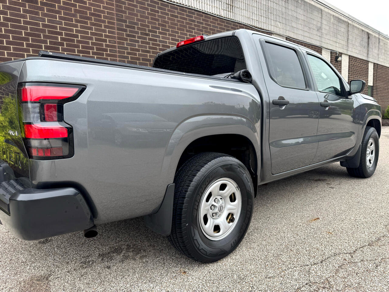 Used 2022 Nissan Frontier S image 30