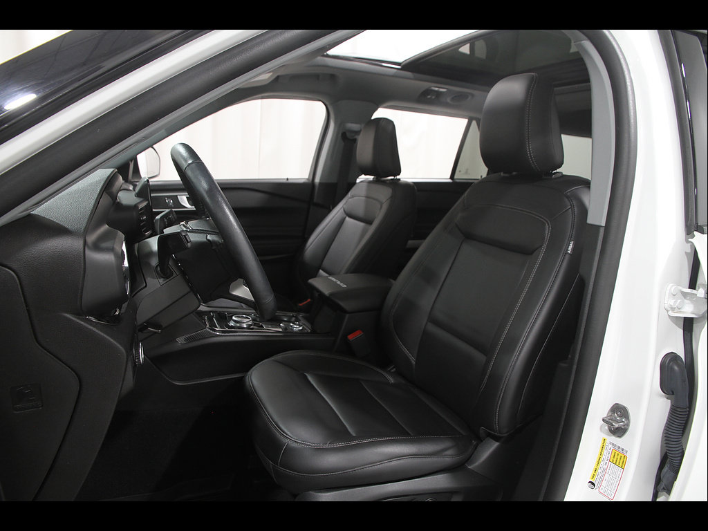 Used 2023 Ford Explorer XLT w/ Equipment Group 202A AWD/4WD image 6