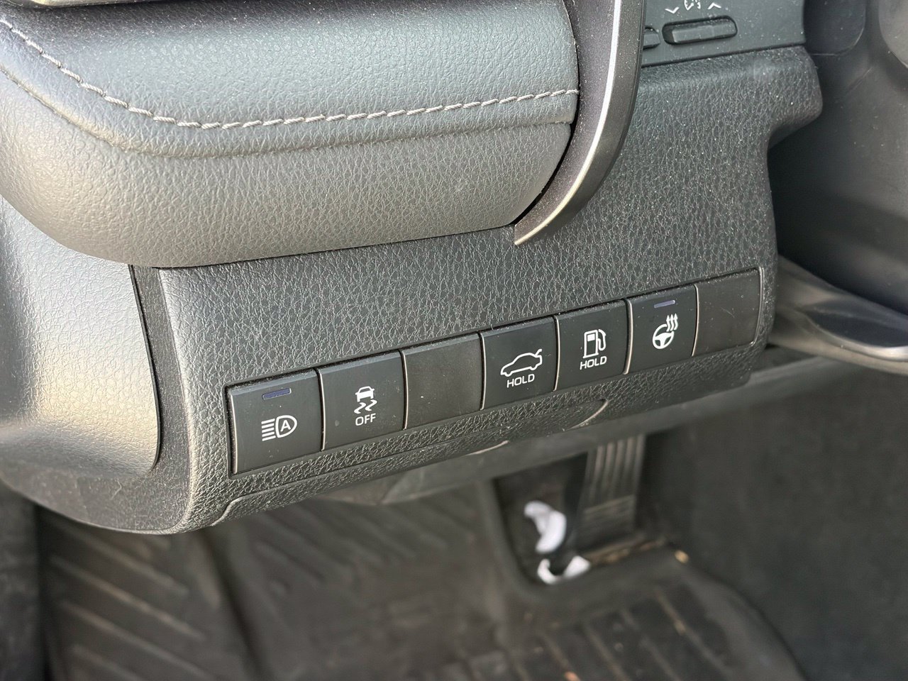 Used 2022 Toyota Camry XLE w/ Illuminated Package 3 (TMS) FWD image 8