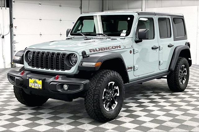 Used 2024 Jeep Wrangler Unlimited Rubicon w/ Dual Top Group AWD/4WD image 11