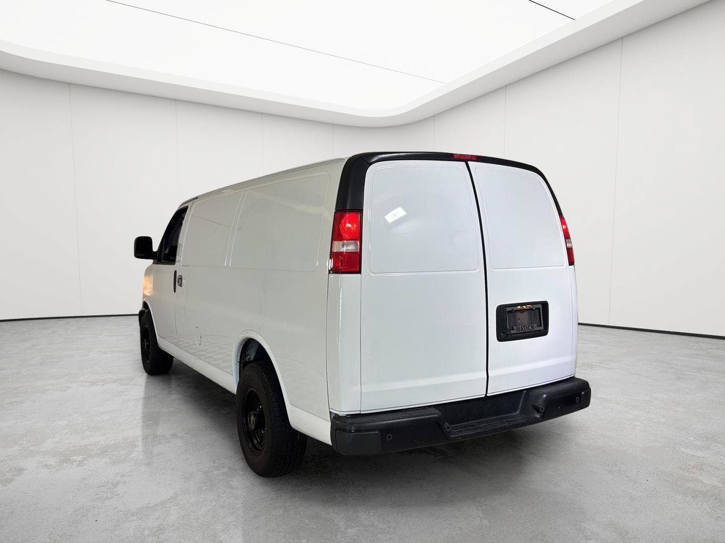 Used 2019 Chevrolet Express 2500 w/ Communications Package RWD image 17