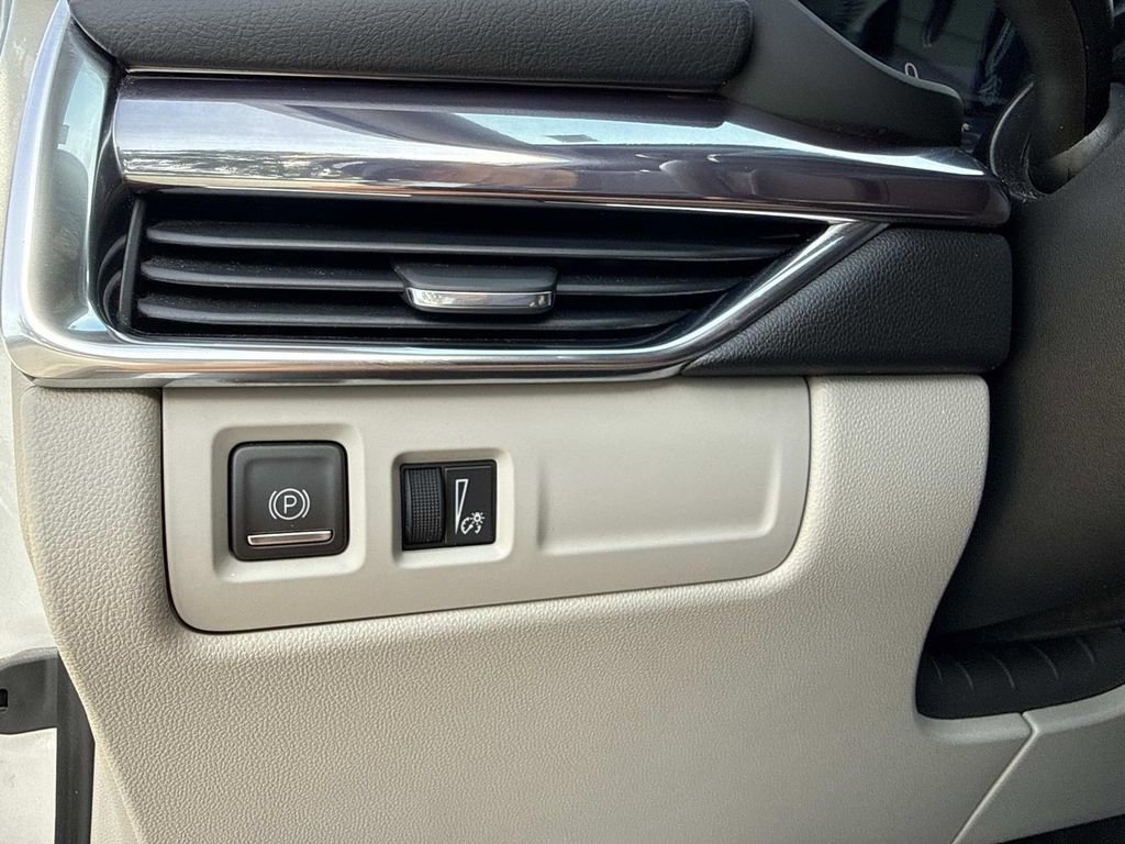 Used 2020 Cadillac XT4 Luxury image 32