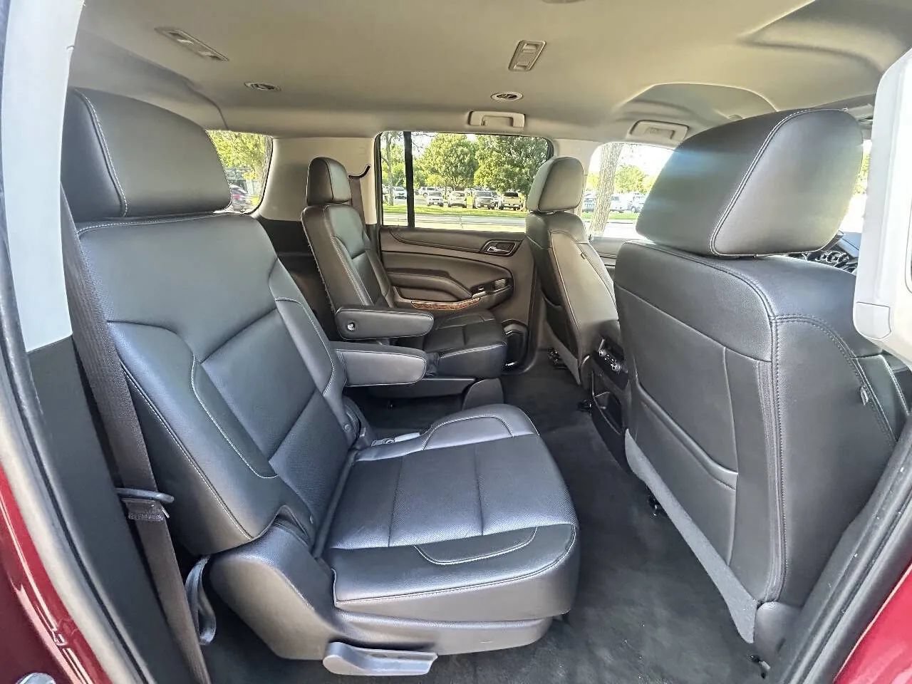 Used 2017 Chevrolet Suburban Premier RWD image 17