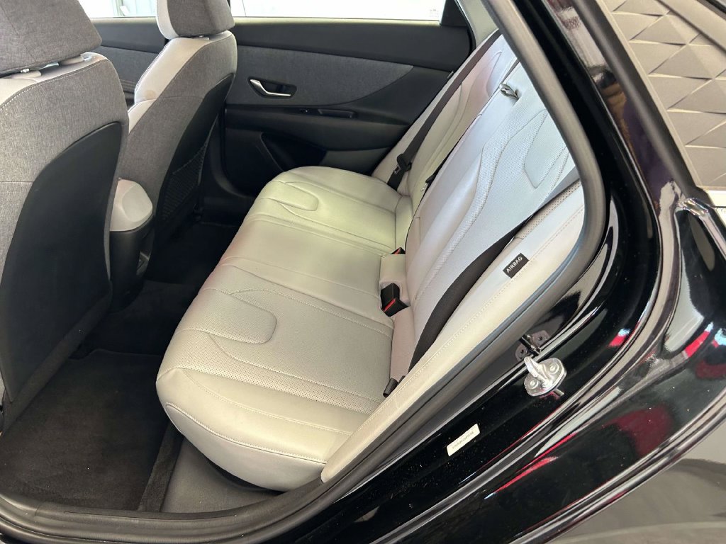Used 2025 Hyundai Elantra Limited w/ Cargo Package FWD image 14