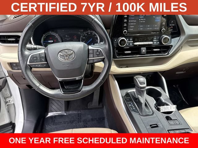 Used 2021 Toyota Highlander XLE AWD/4WD image 18