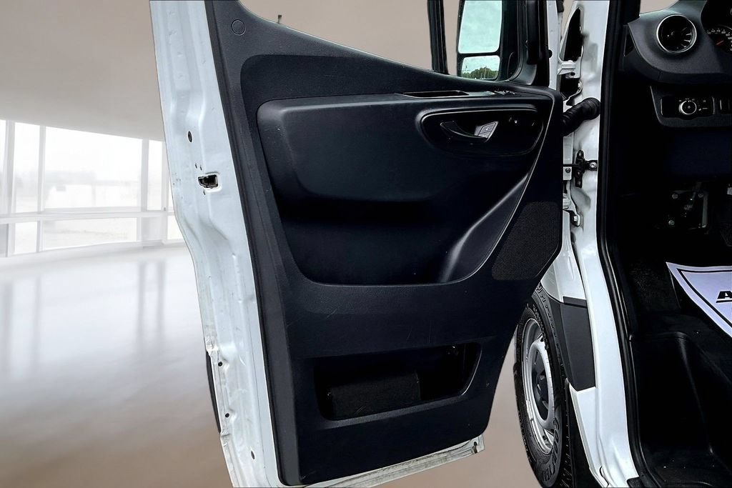 Used 2025 Mercedes-Benz Sprinter 2500 image 16
