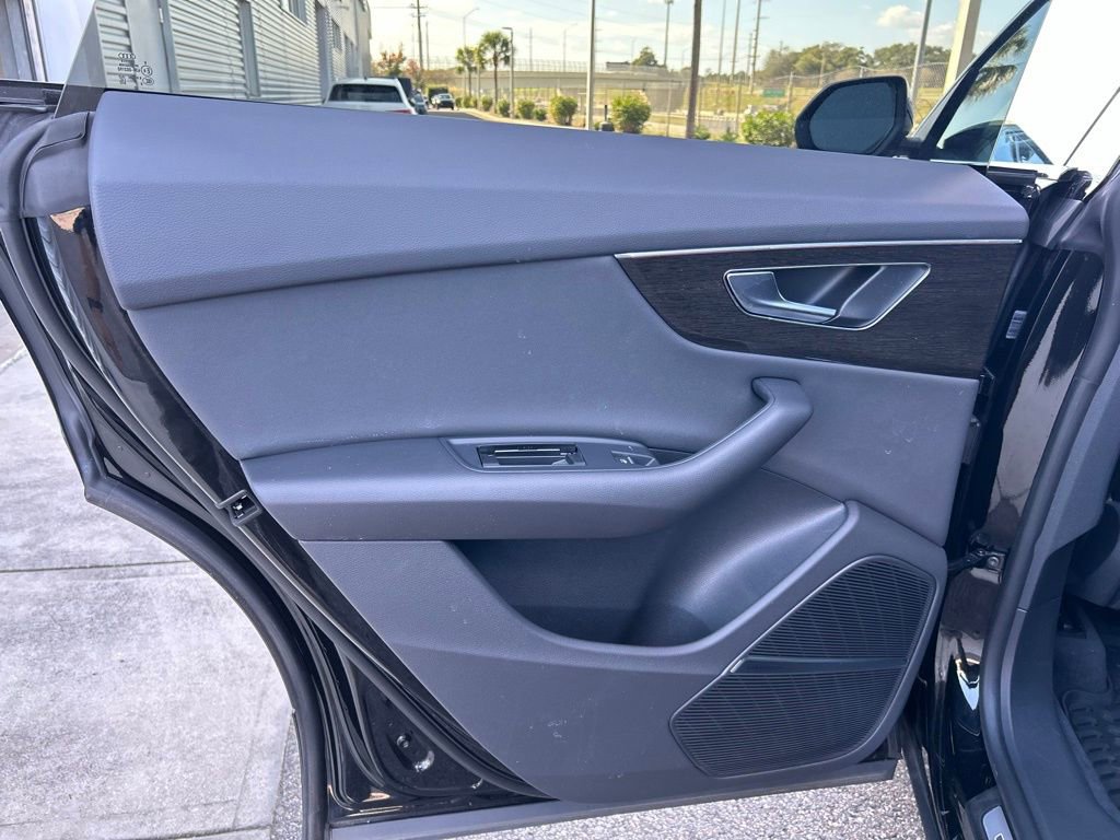 Used 2022 Audi Q8 Premium Plus w/ Premium Plus Package image 61