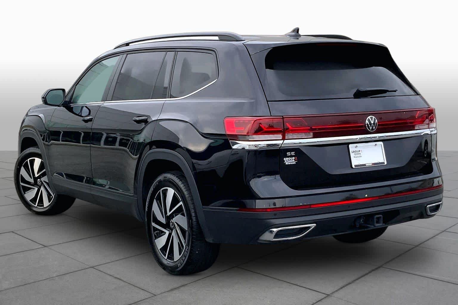 Used 2025 Volkswagen Atlas SE FWD image 11