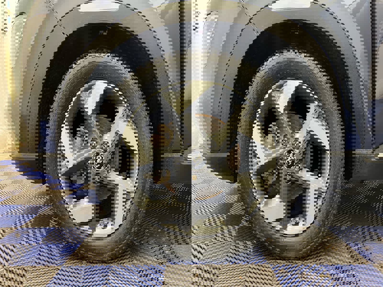 Used 2021 Hyundai Venue image 13