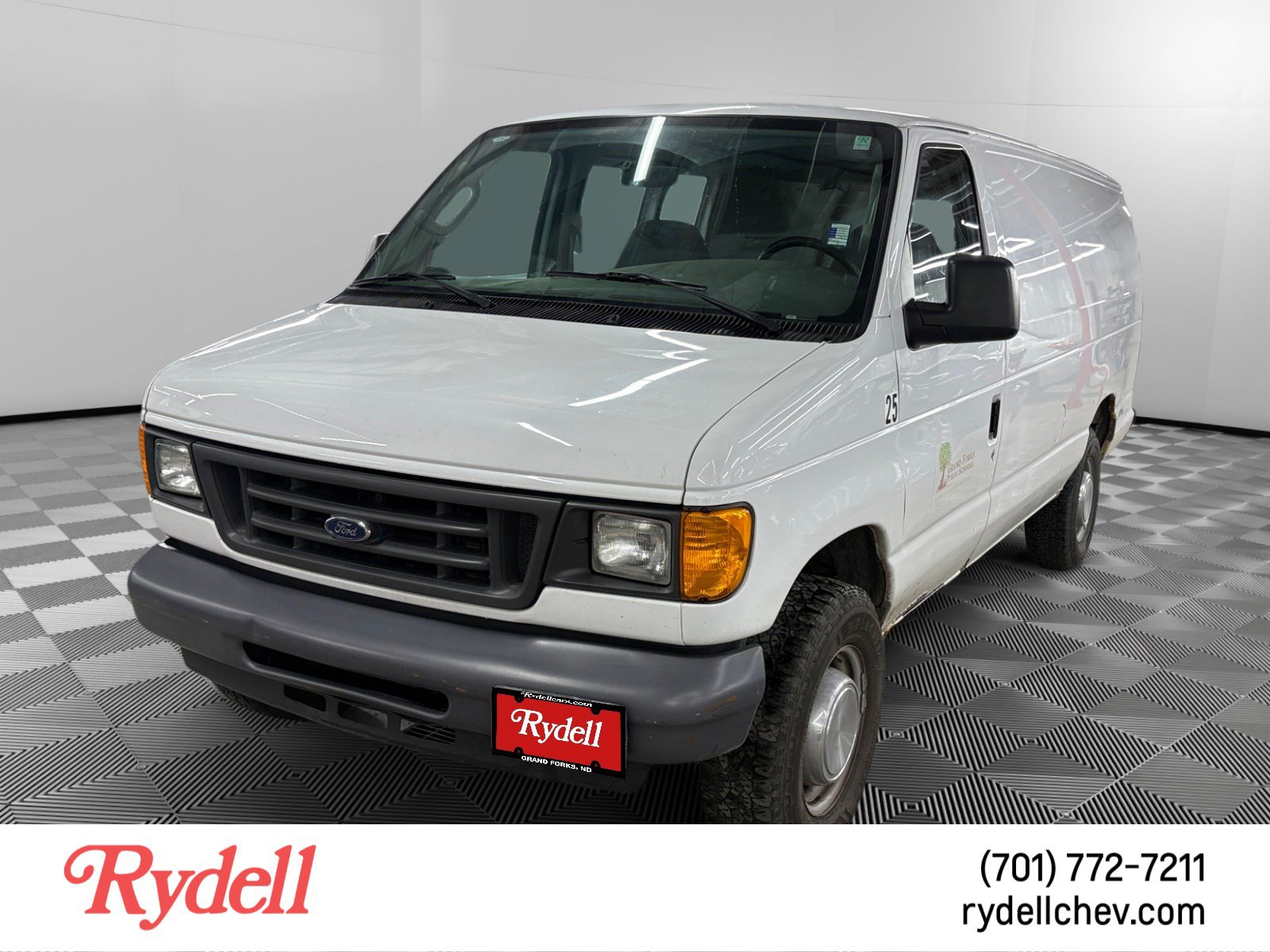 Used 2006 Ford E-350 and Econoline 350 Extended Super Duty RWD image 1