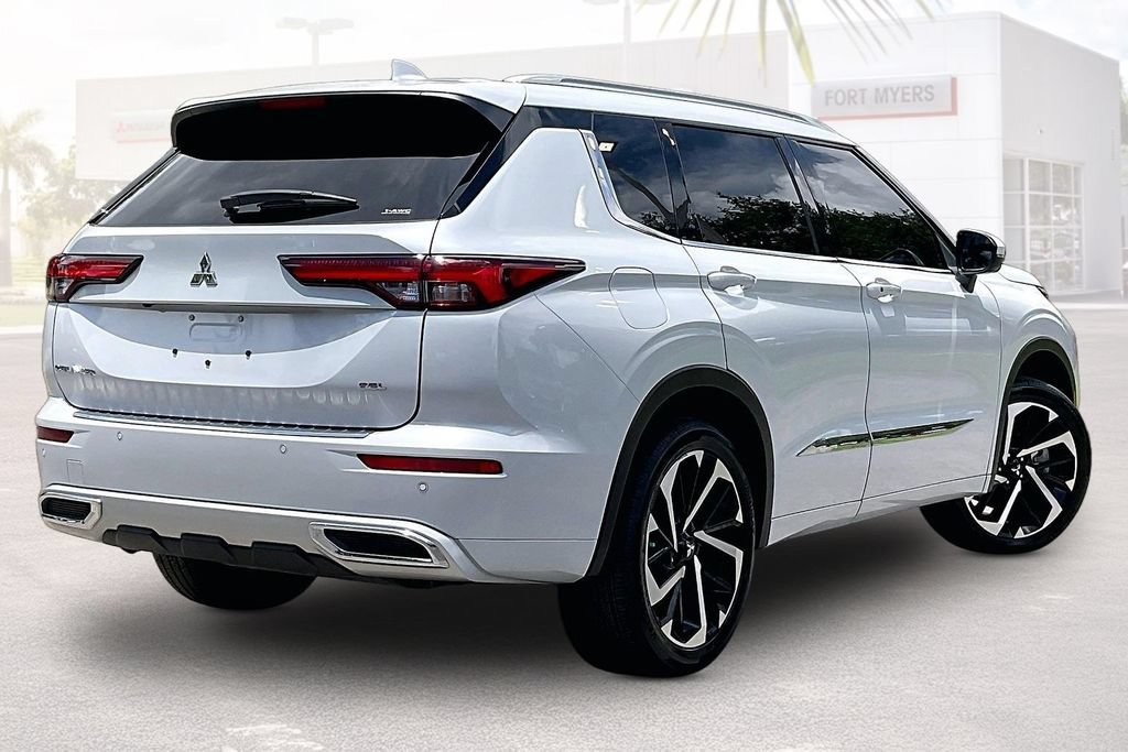 Used 2024 Mitsubishi Outlander SEL AWD/4WD image 33