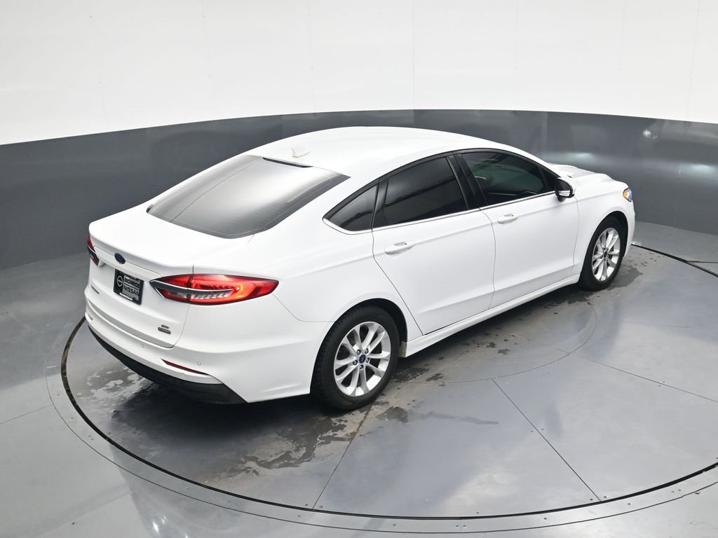 Used 2020 Ford Fusion SE image 30