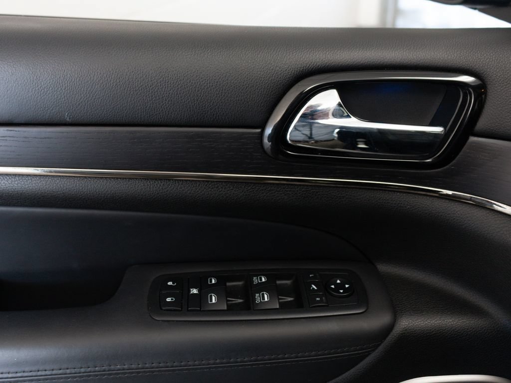 Used 2020 Jeep Grand Cherokee High Altitude AWD/4WD image 12