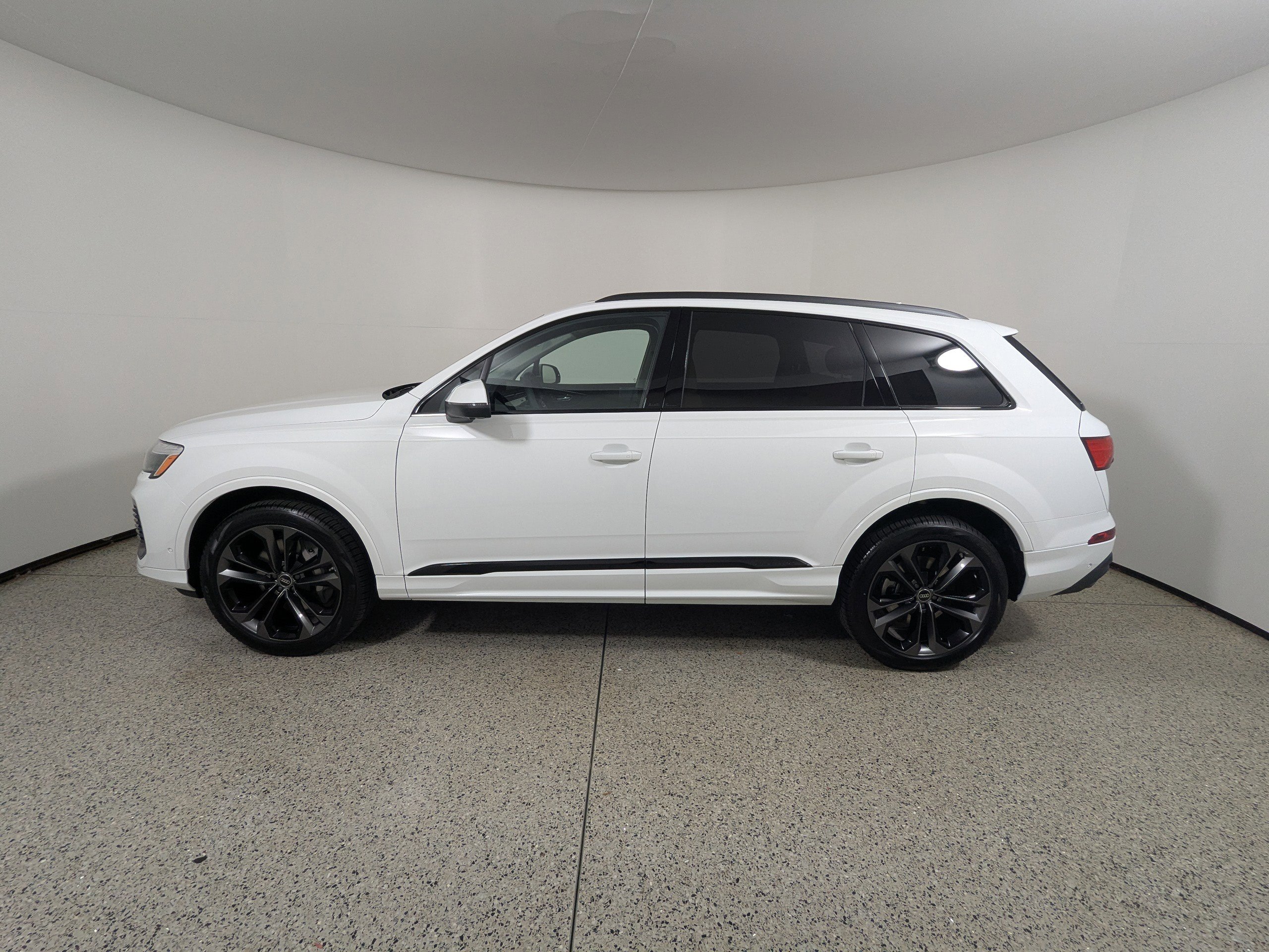 New 2025 Audi Q7 3.0T Premium Plus image 4