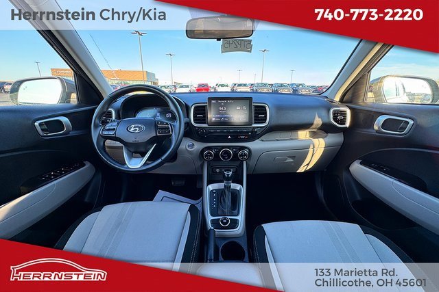 Used 2024 Hyundai Venue SEL image 6