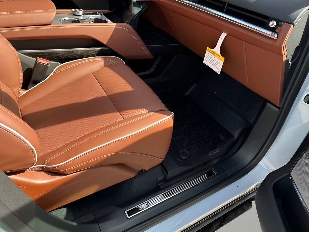 New 2026 Cadillac Vistiq Platinum w/ LPO, Floor Liner Package image 17