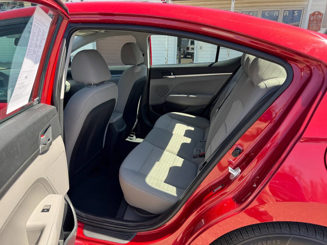 Used 2019 Hyundai Elantra SE image 10