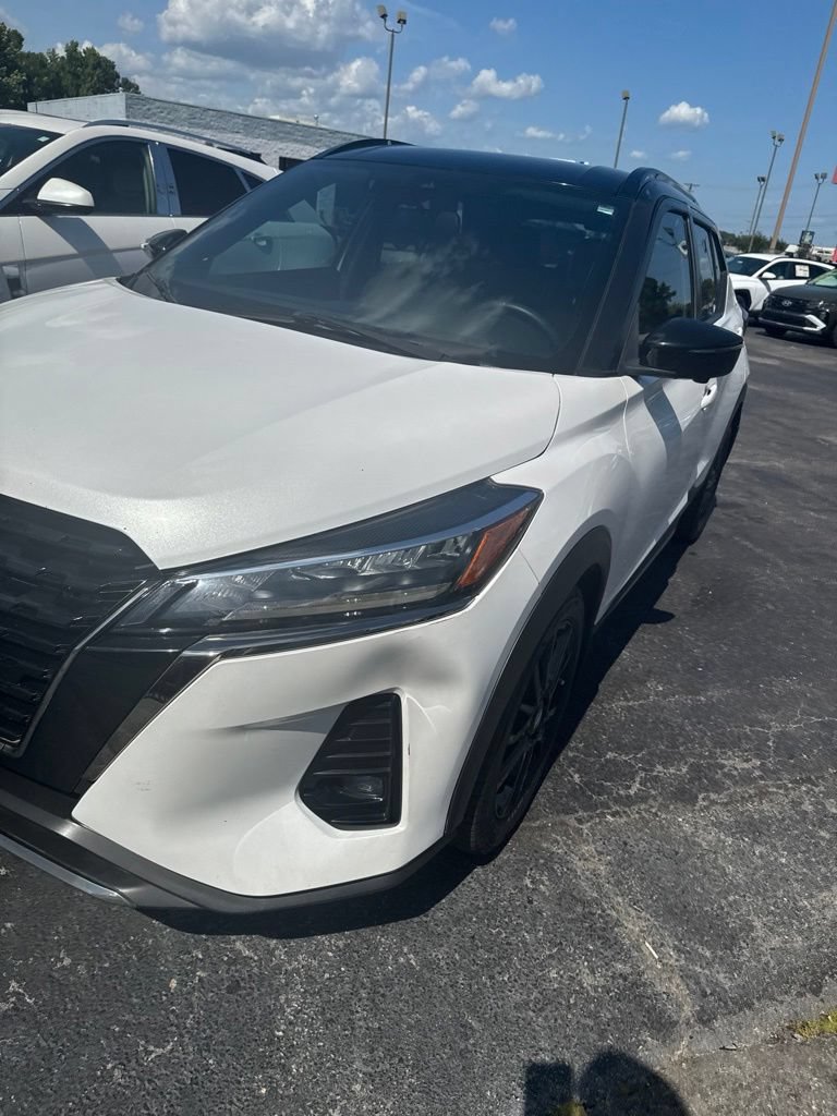 Used 2021 Nissan Kicks SR w/ SR Premium Package FWD image 8