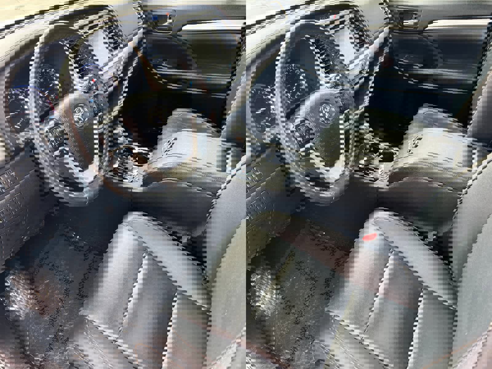 Used 2019 Toyota Highlander XLE image 11