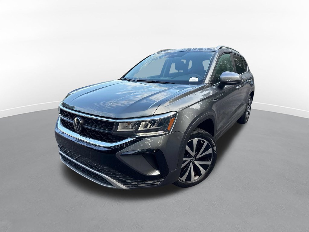 Used 2023 Volkswagen Taos SE w/ Panoramic Sunroof Package FWD image 1