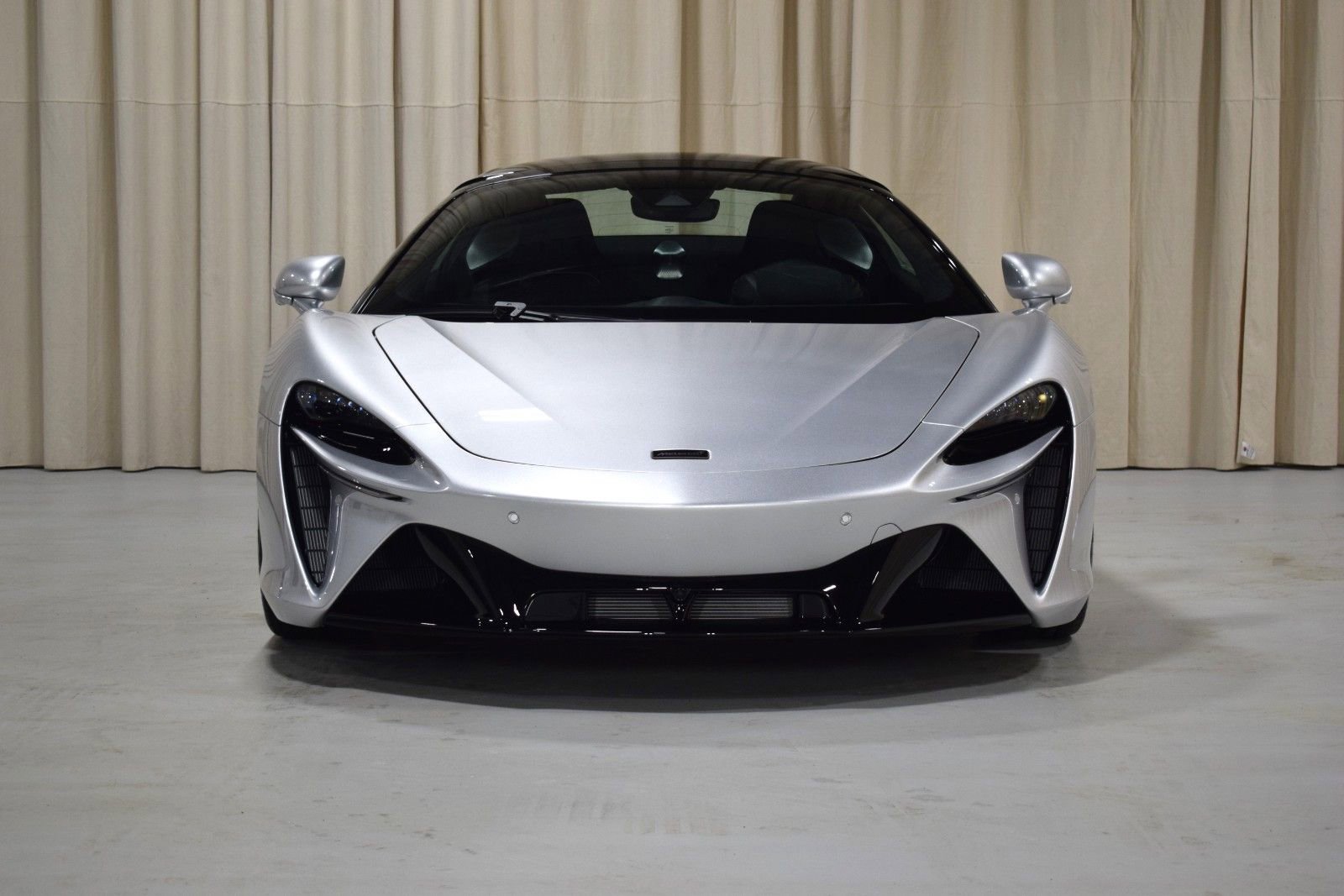 New 2025 McLaren Artura Spider image 9
