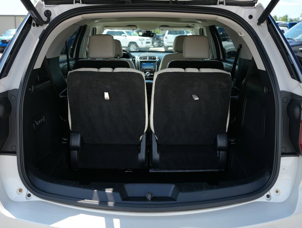 Used 2017 Ford Explorer Platinum AWD/4WD image 30