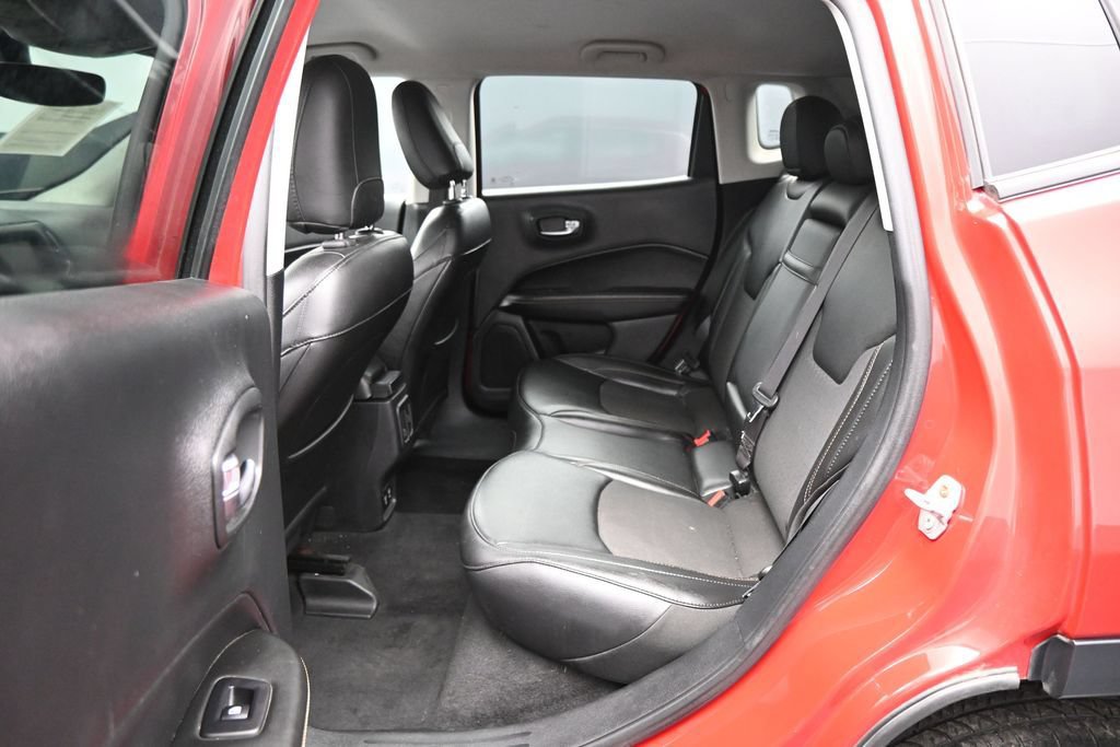 Used 2019 Jeep Compass Latitude w/ Cold Weather Group AWD/4WD image 23
