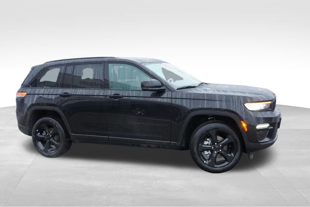 New 2025 Jeep Grand Cherokee Limited w/ Black Appearance Package image 2