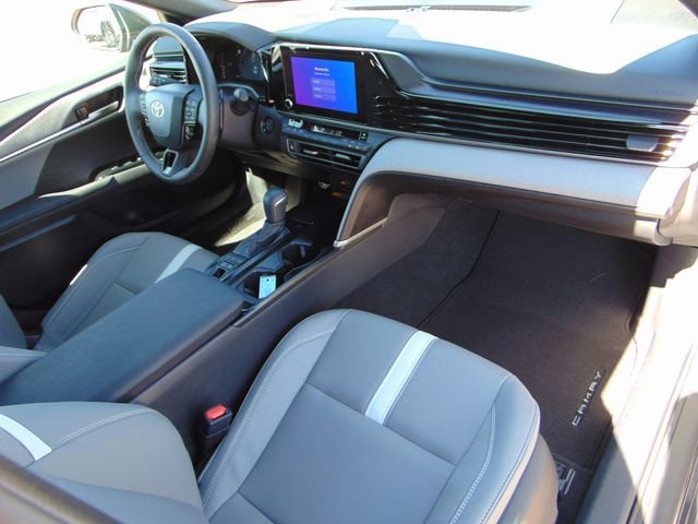 Used 2025 Toyota Camry SE image 25