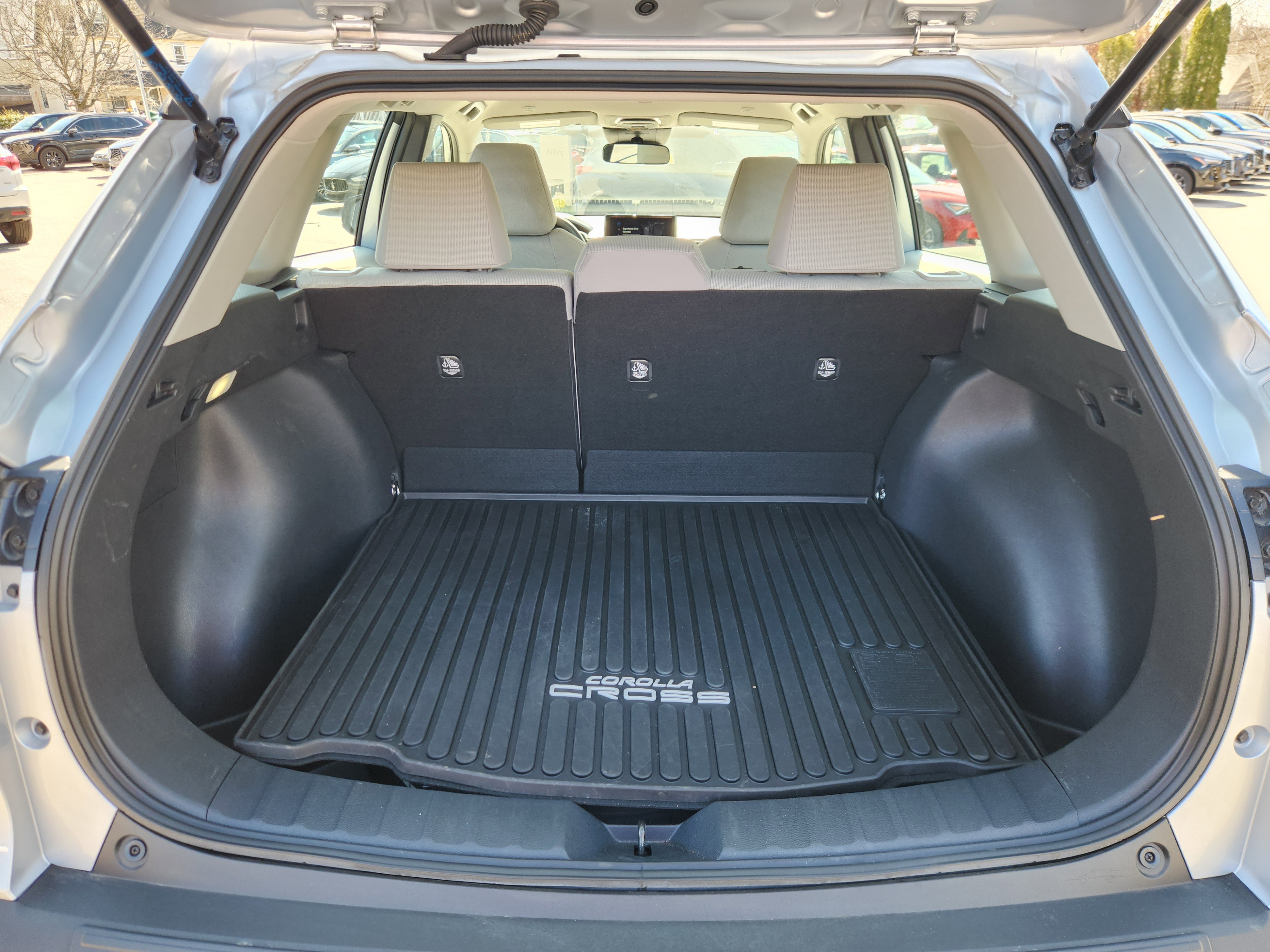 Used 2023 Toyota Corolla Cross L image 18