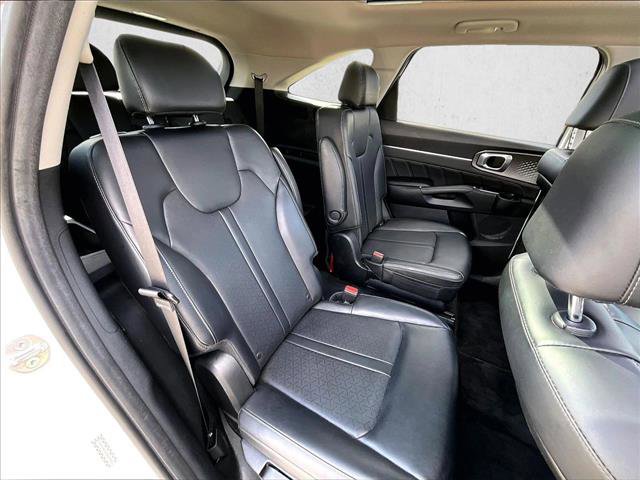 Used 2023 Kia Sorento SX image 27