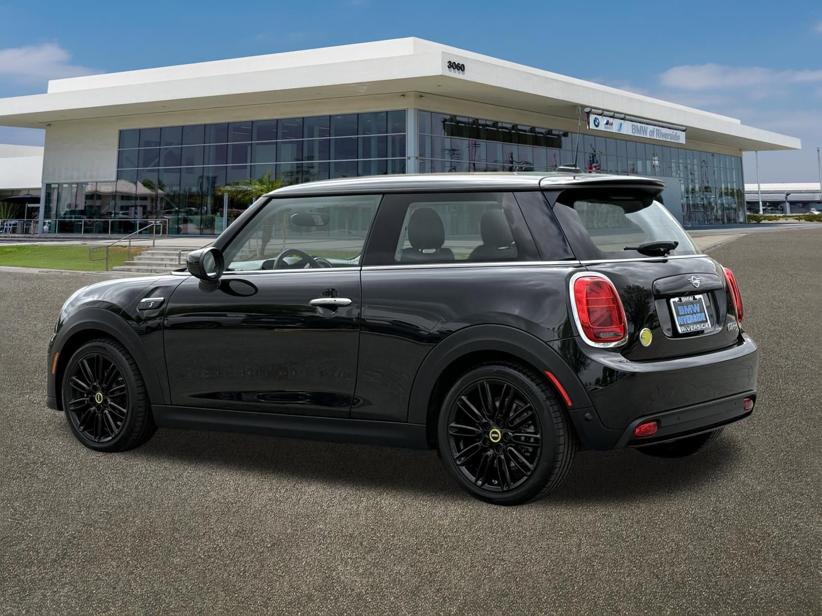 Used 2024 MINI Cooper SE FWD image 8