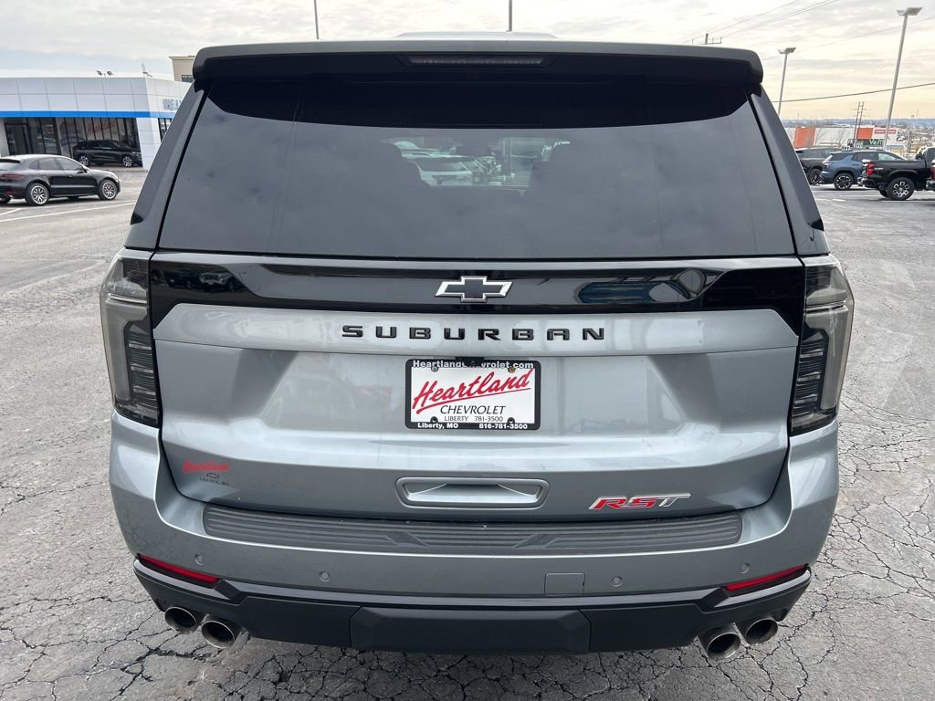 Used 2025 Chevrolet Suburban RST w/ Comfort Package image 6