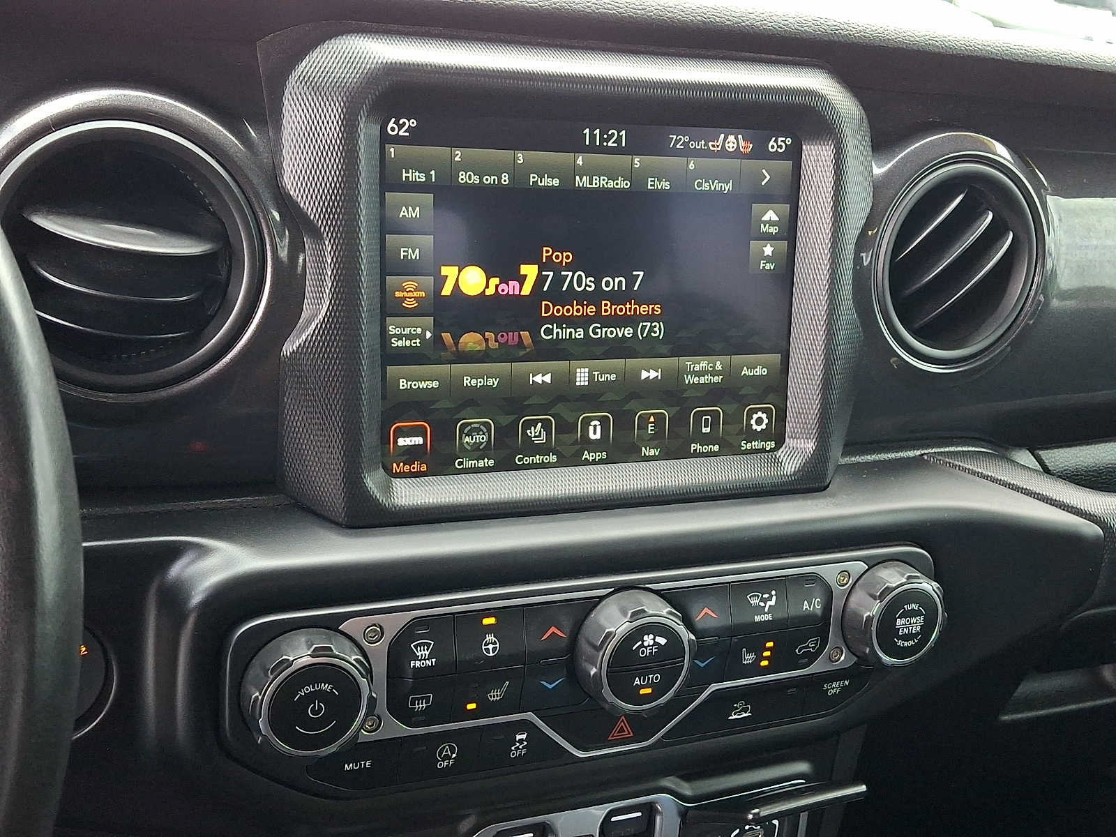 Used 2022 Jeep Gladiator Sport AWD/4WD image 18