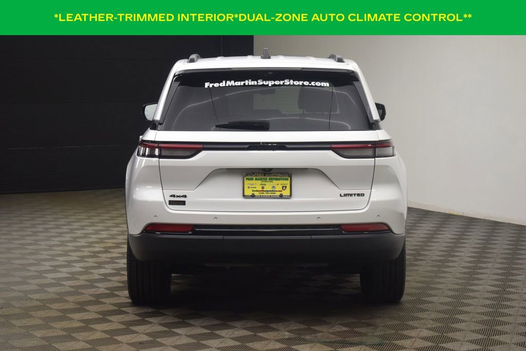 Used 2023 Jeep Grand Cherokee Limited w/ Luxury Tech Group II image 13
