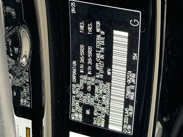 Used 2025 Toyota 4Runner Limited AWD/4WD image 26