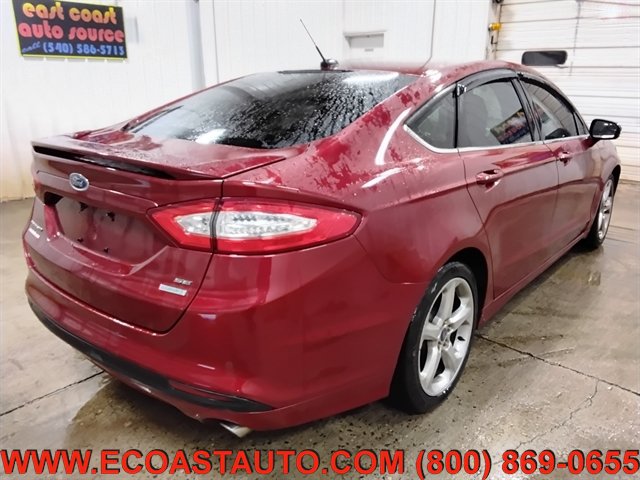 Used 2015 Ford Fusion SE FWD image 3