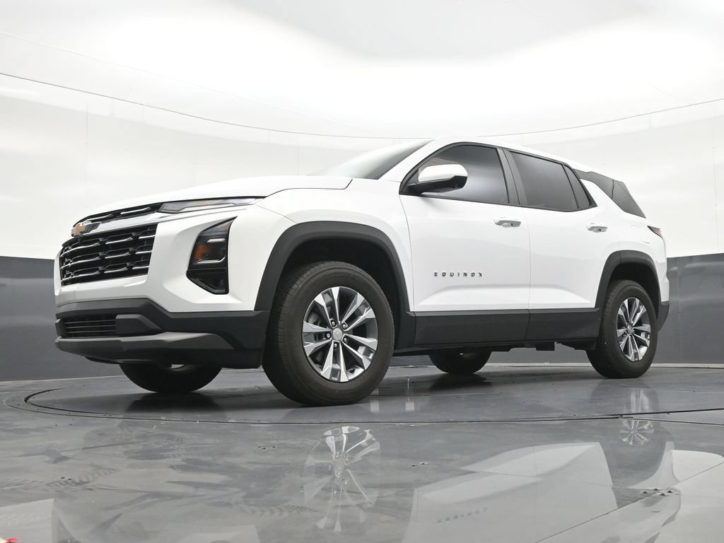 Used 2025 Chevrolet Equinox LT w/ Safety and Technology Package FWD image 24