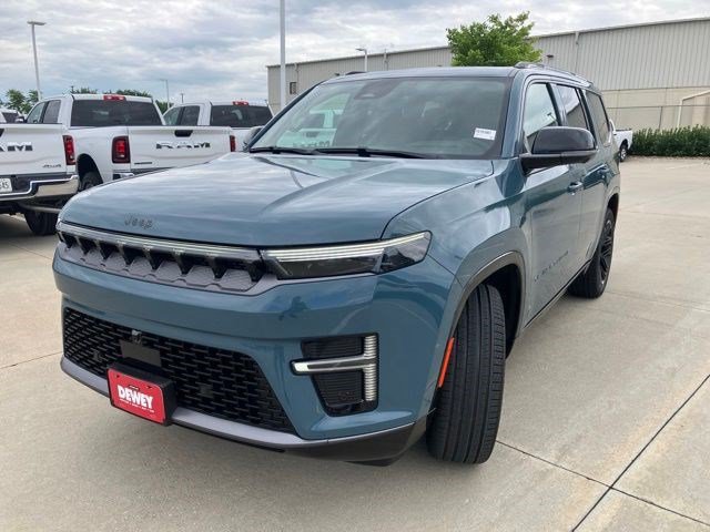 New 2026 Jeep Grand Wagoneer Limited AWD/4WD image 3